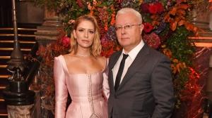 
                    Елена Перминова выходит замуж за миллиардера Александра Лебедева                