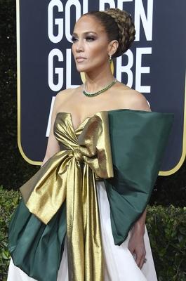 Платье Дженнифер Лопес от Valentino признали худшим нарядом на "Золотом глобусе"