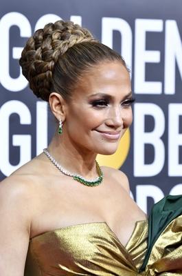 Платье Дженнифер Лопес от Valentino признали худшим нарядом на "Золотом глобусе"