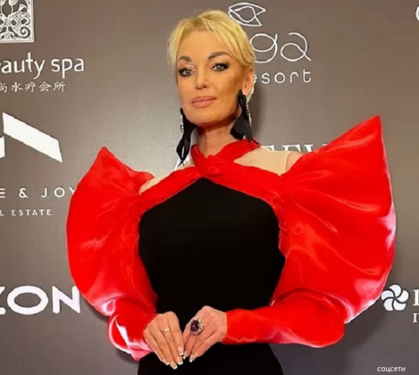 Анастасия Волочкова в шоке от нападок людей на Аллу Пугачеву