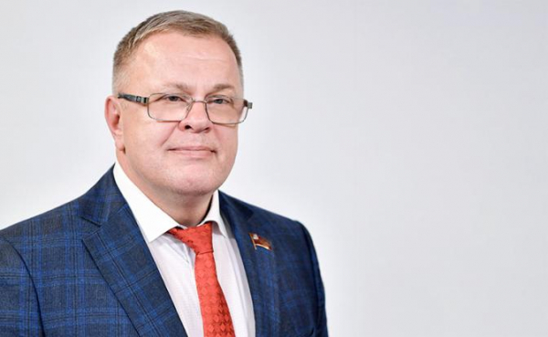 Александр Наумов