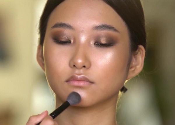 Коричневый Smoky Eyes
Коричневый Smoky Eyes