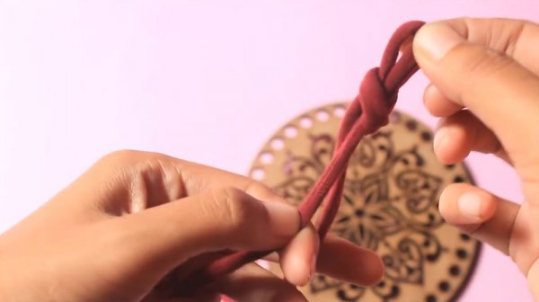 Круглая сумка крючком из трикотажной пряжи
Круглая сумка крючком из трикотажной пряжи