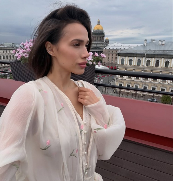Алина Загитова после изменений появилась на концерте Xolidayboy (видео) Алина Загитова после изменений появилась на концерте Xolidayboy (видео)