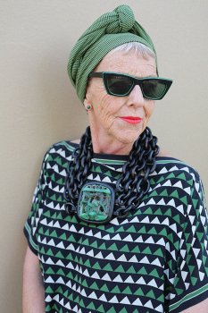 Как одеваться женщине после 70 лет
Как одеваться женщине после 70 лет