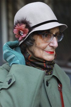 Как одеваться женщине после 70 лет
Как одеваться женщине после 70 лет