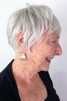 Как одеваться женщине после 70 лет
Как одеваться женщине после 70 лет